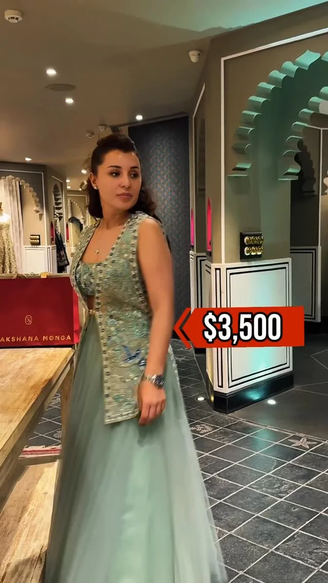 Мен уникал ва аутентик нарсаларни яхши кўраман. Шунинг учун дунё бўйлаб саёҳат қилганда албатта шопингдан қолмайман. Да, да шопоголикман, тан оламан. Чиройли ва ноодатий нарсаларни қидираман. Ўзим учун шопинг қиладиган...