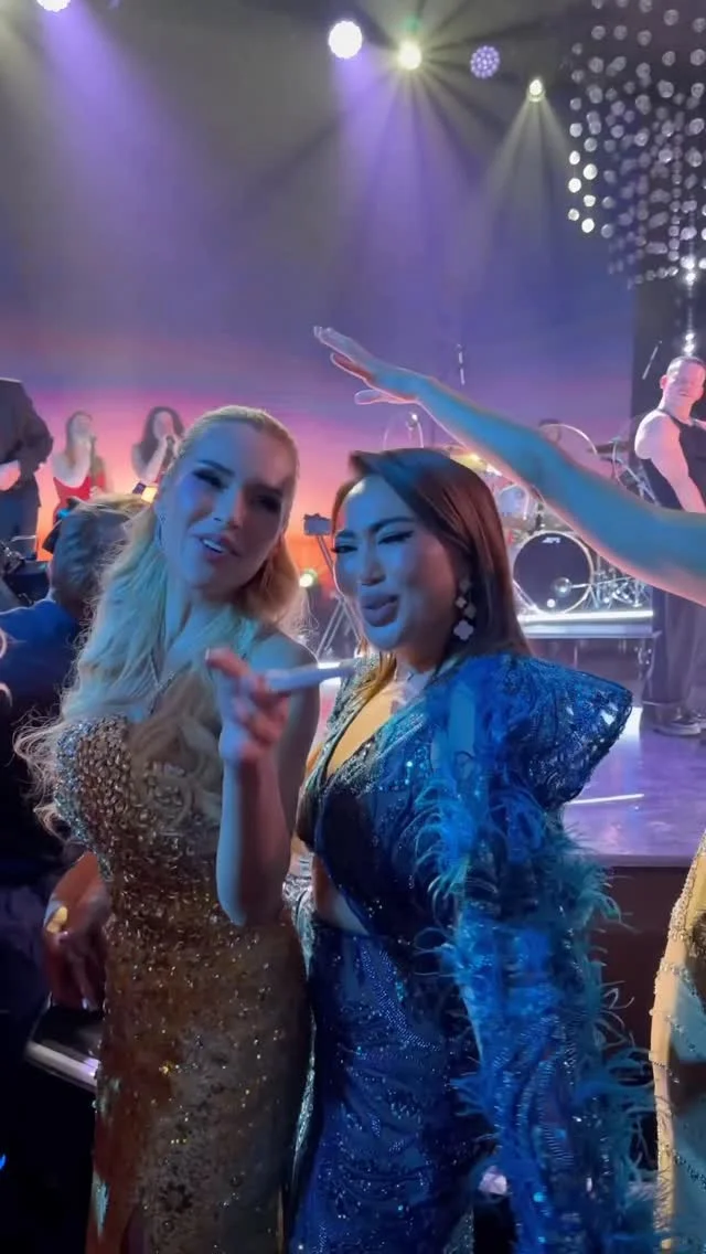 Я люблю тебя всем сердцем. Глубоко. По-настоящему. И если в этой жизни есть что-то очень ценное — то это ты. ⠀ ⠀⠀Иногда кажется, что такие люди даются один раз… И я благодарю Всевышнего за то, что этот раз случился у ме...