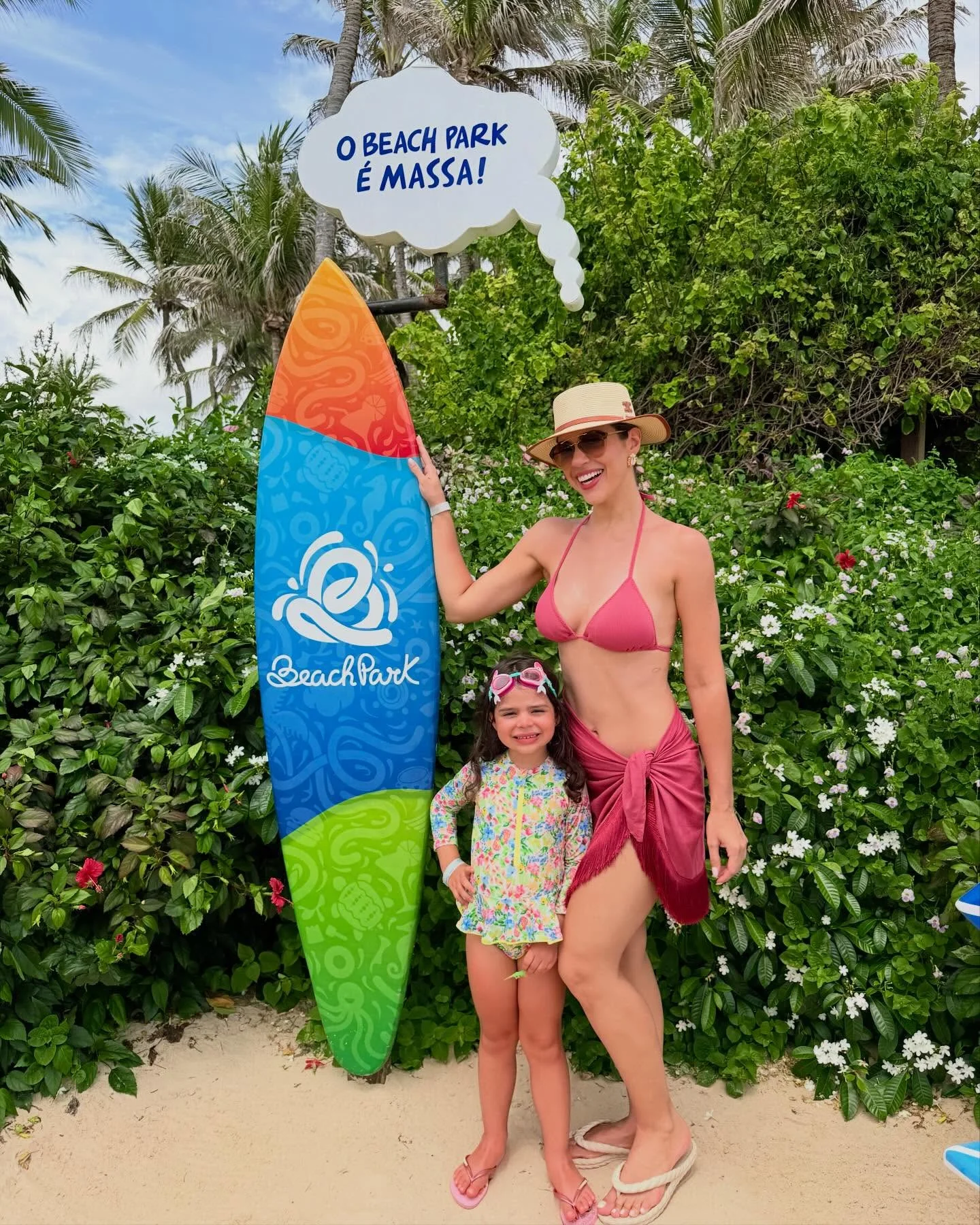 O Beach Park tem um lugar especial nas minhas memórias de infância e já tô fazendo a minha parte pra que ele tenha mto espaço nas memórias da Malu também… Melhor parque aquático do mundo! EU AMO 🩵 @beachpark