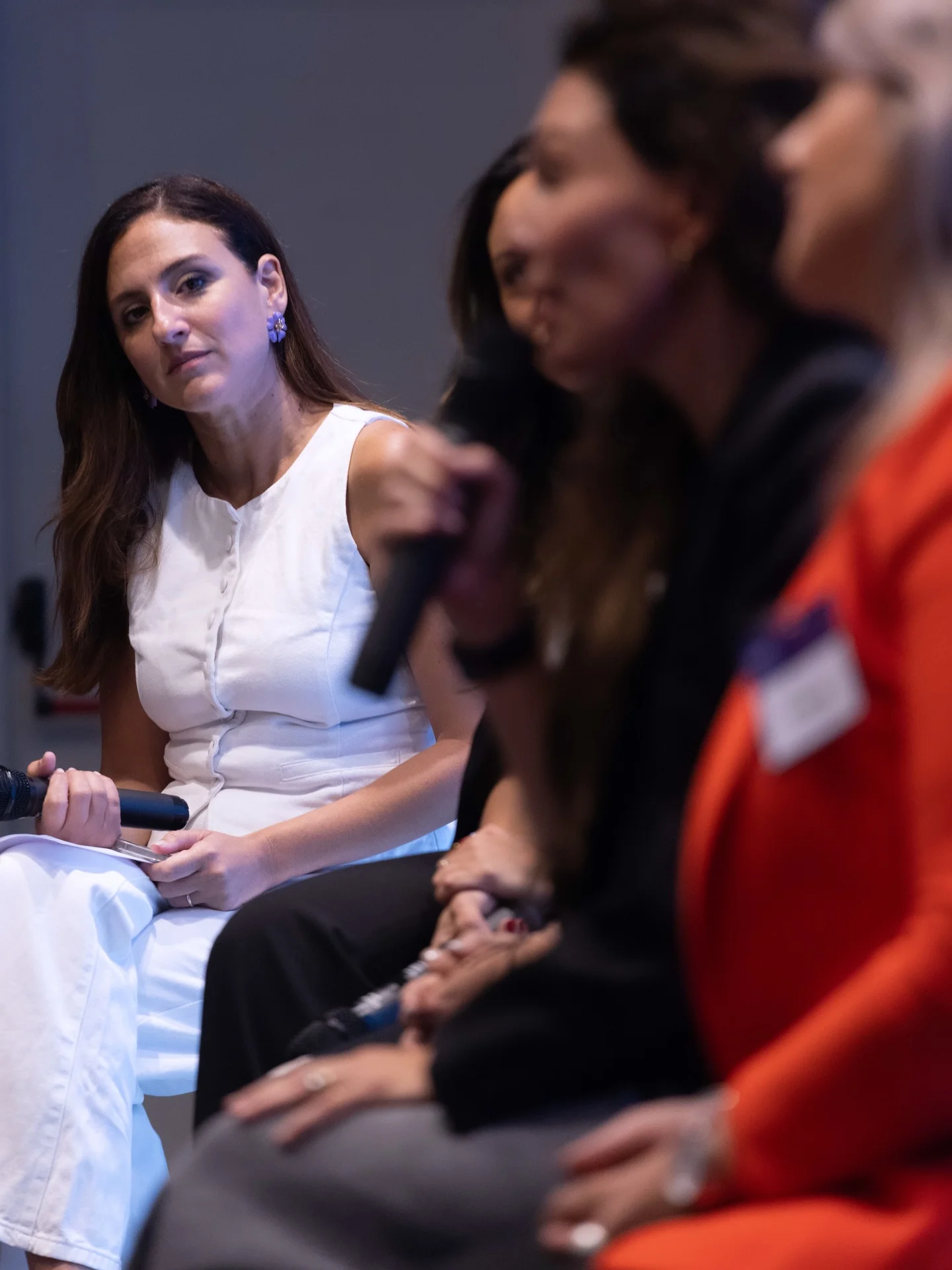 Para reflexionar sobre el día de la mujer, nada mejor que escuchar las historias de mujeres que inspiran, que arriesgan y lideran. Gracias a @iae_austral por convocarme para este panel con cuatro voces potentes: @mariac...