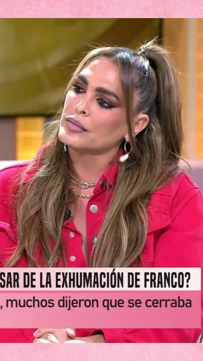 Amor Romeira responde a una 'activista pro-Franco': "Tú en mi sistema democrático tienes cabida, yo en el tuyo no" #FiestaT5 los sábados y domingos a las 16:00h en #Telecincoy @mediasetinfinityes #Mediaset