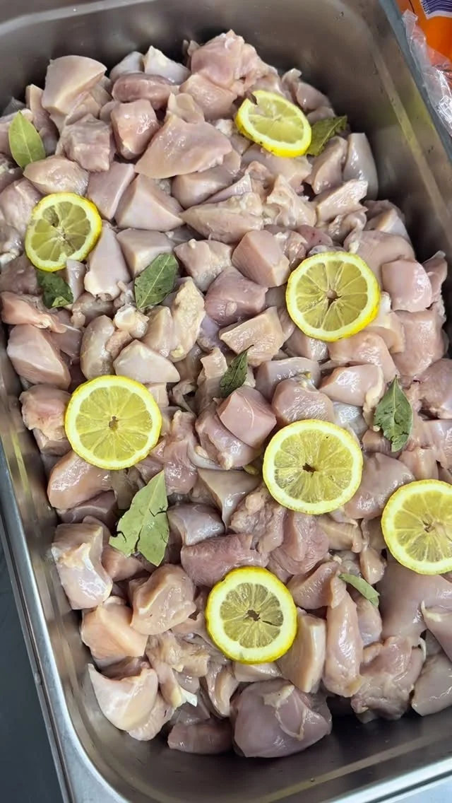 لبنان رح يرجع🙏🏻🇱🇧

هيدي الوجبات عم توصل للناس المحتاجة ومتاكدين من وضعها، وبفضل تبرعاتكن نستمر، للتبرع عالرقم 70548830