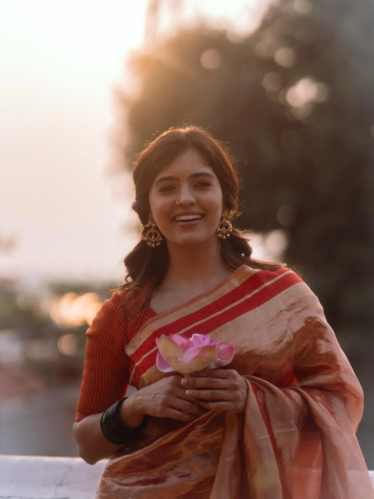 Happy Ugadi 🪷🌺 🤗🤗
.

📸: @karthikha_photography @nidhin_prem
Dress: mirraclothing 
Jew: @balaji_silvers
Styling: @styl_by_prathi
Makeup: @charm_makeover
Hairstyle :@hairstylebysree