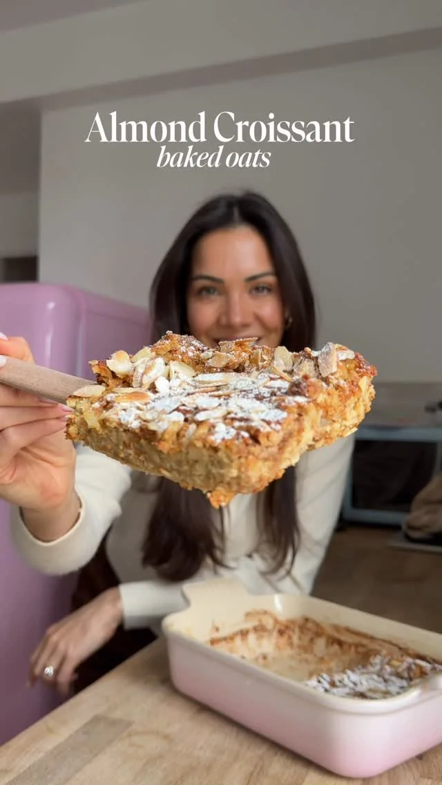 almond croissant baked oats on a mission to make breakfast feel fun again ⭐️ I literally jumped out of bed this morning!! I like mine served with Greek yogurt and a drizzle of almond butter to make it a balanced and sat...