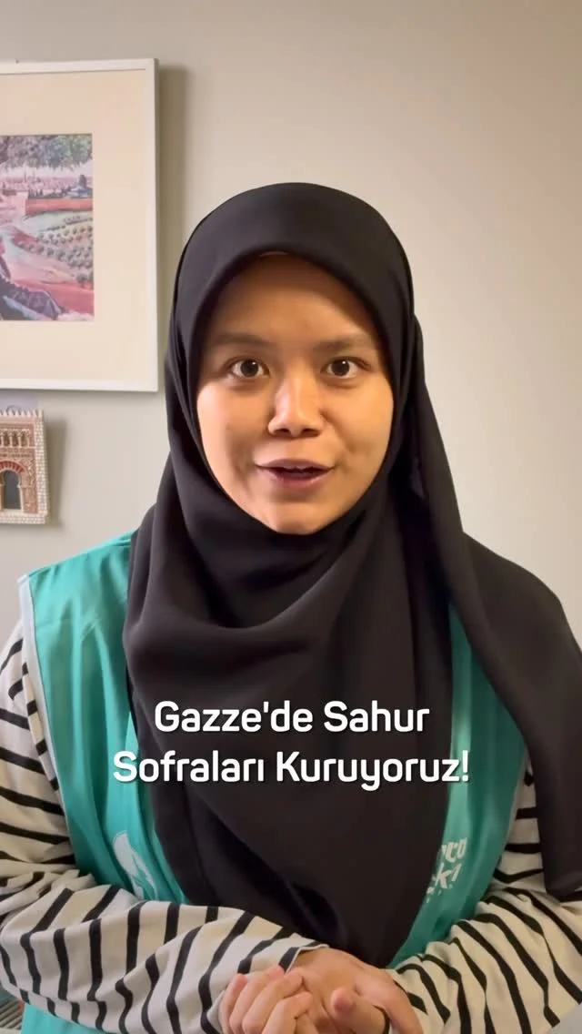 Ramazan boyunca Gazze’de sahur veriyoruz! Siz de 1 sahur paketiyle Gazze’de 5 kişilik bir ailenin sahur ihtiyacını 10 gün boyunca karşılayabilirsiniz! 1 Adet Sahur Paketi Bedeli: 1750 TL Online Bağış: https://bagisyap.y...