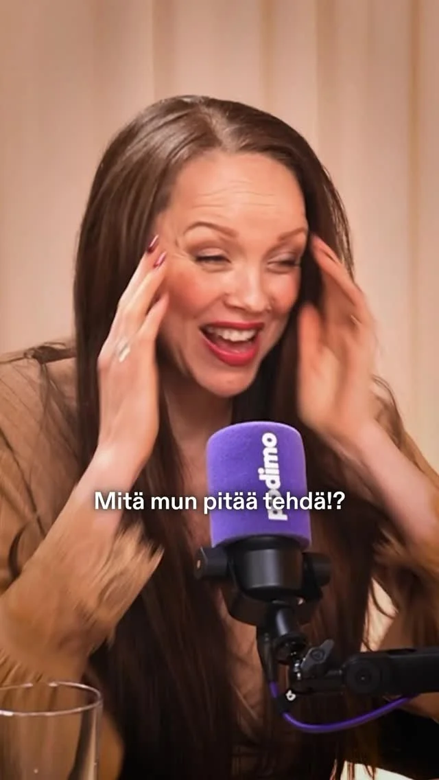 Mainos/oma podi @podimo_fi Tällä viikolla Valo Pimiässä podissa vieraana aivan ihana @kirsirantoofficial Kirsi on kruunattu tangokuningattareksi ja hän on tehnyt pitkän uran laulun parissa. Tämän lisäksi myös henkiset a...